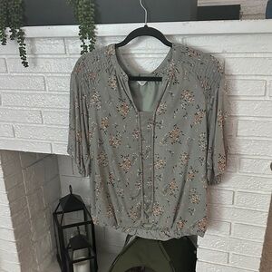Chic Floral Women's Blouse in Green